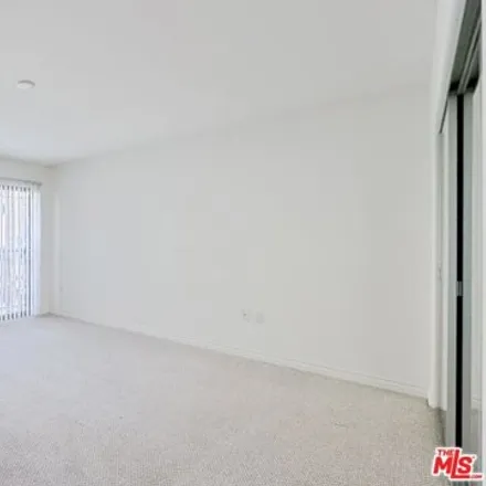 Image 8 - 4747 Elmwood Avenue, Los Angeles, CA 90004, USA - Condo for sale