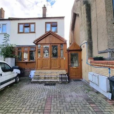 Buy this 4 bed house on Royal Mail in 9 Movers Lane, London