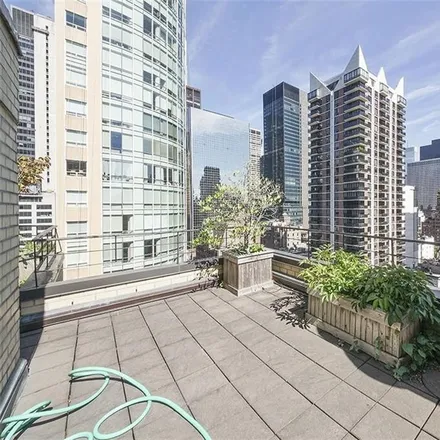 Image 8 - 301 East 48th Street, New York, NY 10017, USA - Condo for sale
