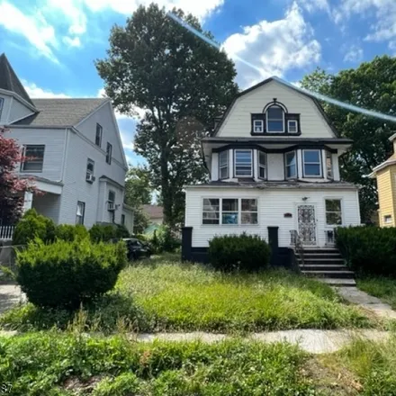 Buy this 6 bed house on 21 North 20th Street in Ampere, East Orange
