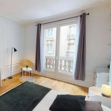 Rent this 4 bed room on 29 Rue Desaix in 75015 Paris, France