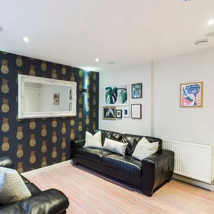 Rent this 5 bed apartment on The Wheatsheaf in Church Street, Stoke