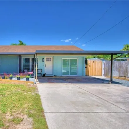 Buy this 3 bed house on 124 Citrus Drive Southeast in Eloise Woods, Polk County