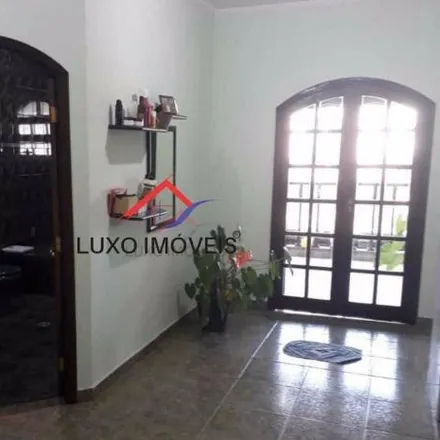 Buy this 4 bed house on Rua Marechal Deodoro da Fonseca in Parque São Vicente, Mauá - SP