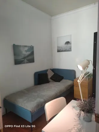 Rent this 3 bed room on Rua Pinheiro Chagas 101 in 1050-174 Lisbon, Portugal