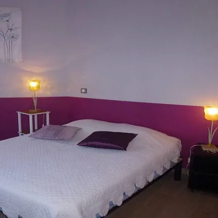 Rent this 2 bed apartment on 06590 Théoule-sur-Mer