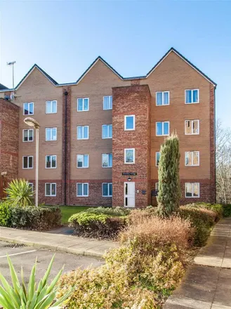 Rent this 2 bed apartment on Tapton Lock Hill in Tapton, S41 7NJ