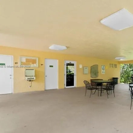 Image 2 - Dunkin', 751 East Commercial Boulevard, North Andrews Gardens, Broward County, FL 33334, USA - Condo for rent