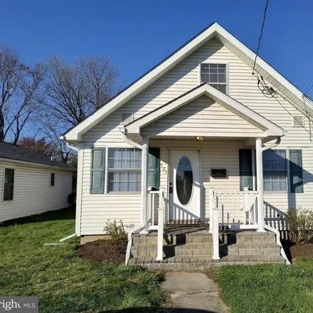 Rent this 3 bed house on 739 West 11th Street in Front Royal, VA 22630