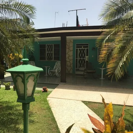 Rent this 2 bed house on Boyeros in Mulgoba, CU