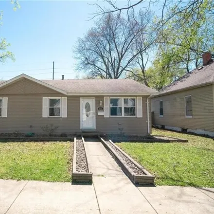 Buy this 3 bed house on 557 East Washington Street in O'Fallon, IL 62269