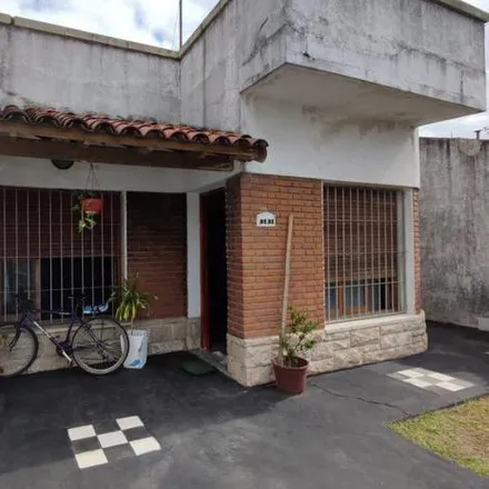 Buy this 3 bed house on República de Chile 3133 in 1754 San Justo, Argentina