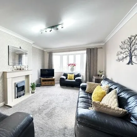 Image 3 - Holly Bank House, Castleford, West Yorkshire, Wf10 - House for sale