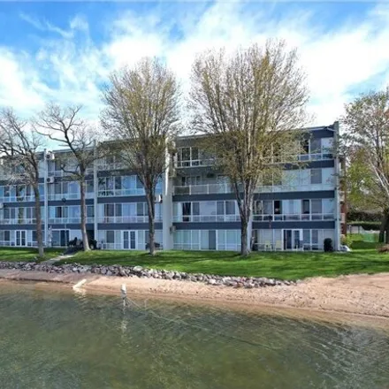 Buy this 2 bed condo on 399 Park Lake Boulevard in Detroit Lakes, MN 56501
