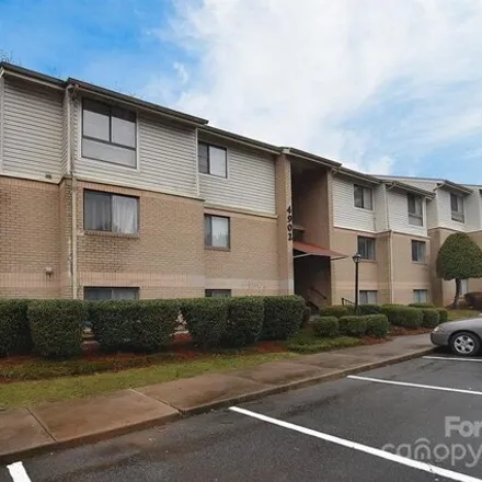 Rent this 3 bed condo on 4829 Spring Lake Drive in Charlotte, NC 28212