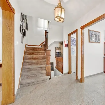 Image 5 - 1549 East 27th Street, New York, NY 11229, USA - House for sale