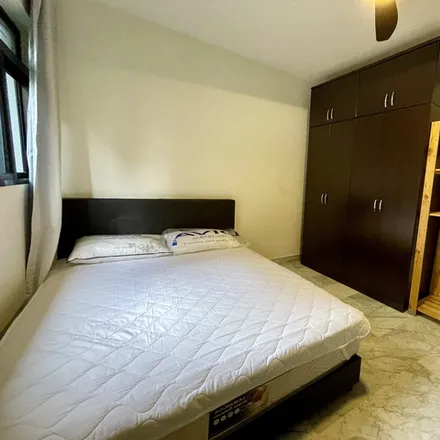Rent this 1 bed room on 527 Ang Mo Kio Avenue 10 in Singapore 560527, Singapore