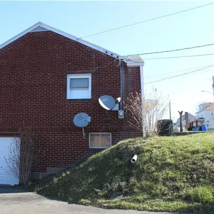 Image 3 - 91 Brown Street, East Uniontown, North Union Township, PA 15401, USA - House for sale