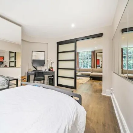 Image 9 - Alameda House, 100 Sydney Street, London, SW3 6NR, United Kingdom - Apartment for rent