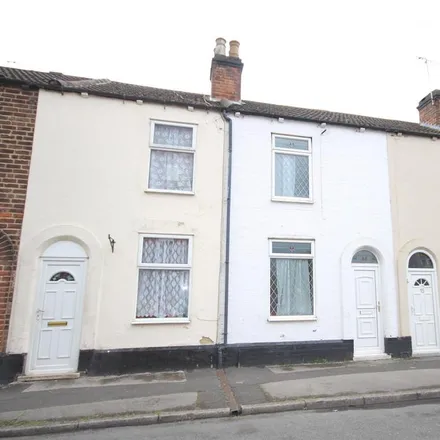 Rent this 3 bed townhouse on Peel Street in Burton-on-Trent, DE14 3LN