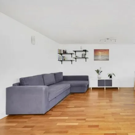 Image 2 - Tracy House, Bow Road, London, E3 4PP, United Kingdom - Apartment for sale