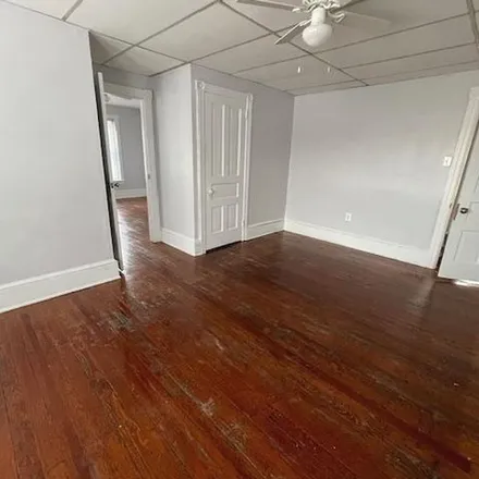 Image 4 - Guiseppes Restauant, Woodland Avenue, Ambler, Montgomery County, PA 19002, USA - Apartment for rent