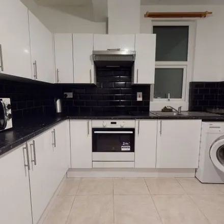 Rent this 7 bed townhouse on Canterbury Drive in Leeds, LS6 3HA