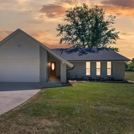 Buy this 3 bed house on 12099 114th Street North in Owasso, OK 74021