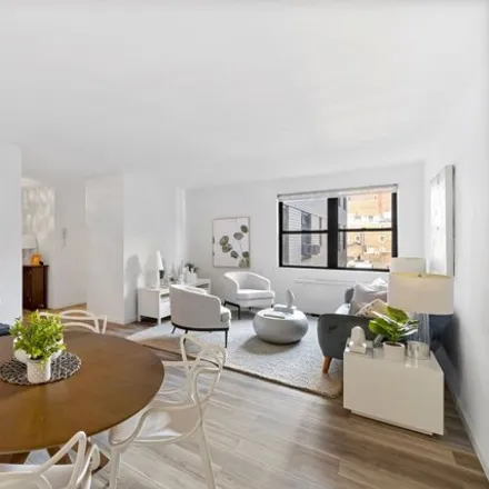 Image 2 - Chesapeake House, 201 East 28th Street, New York, NY 10016, USA - Apartment for sale