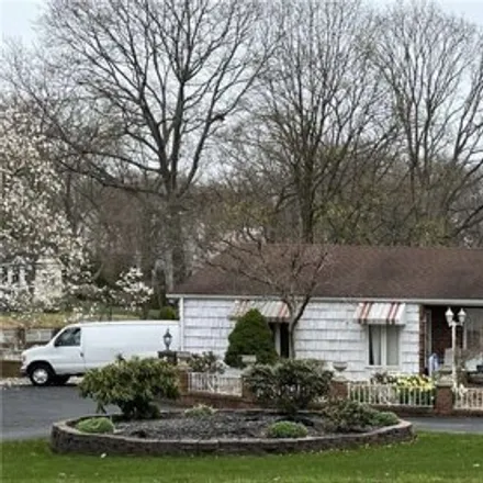 Image 2 - 169 Kings Park Road, Commack, NY 11725, USA - House for sale