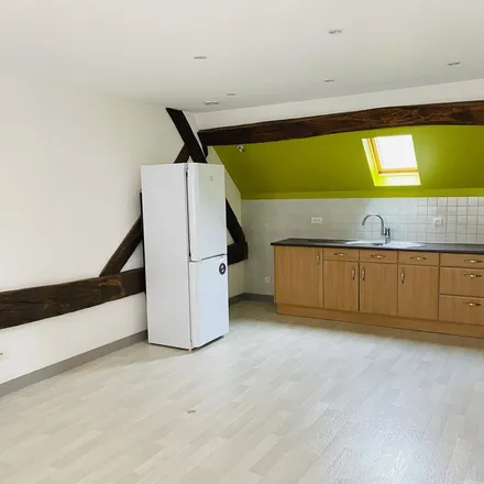 Rent this 2 bed apartment on 7 bis Rue de l'Abreuvoir in 70100 Gray, France