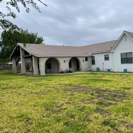 Buy this 3 bed house on 945 West Lucille Street in Hebbronville, TX 78361
