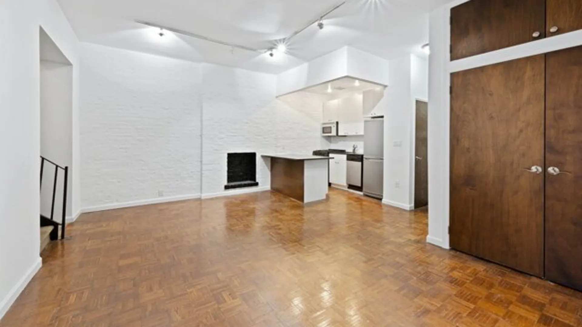 220 East 79th Street, New York, NY 10075, USA | 2 bed house for rent