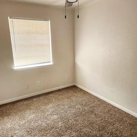 Image 8 - 661 East Celeste Drive, Garland, TX 75041, USA - Apartment for rent