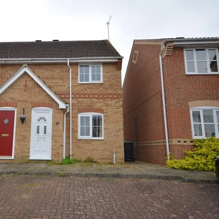 Rent this 2 bed house on Saddlers Way in Raunds, NN9 6RS