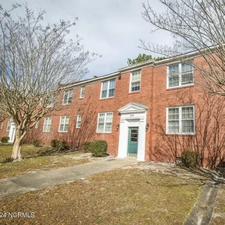 Buy this 2 bed condo on 2653 Mayfair Drive in South Oleander, Wilmington