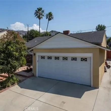 Rent this 3 bed house on 2906 N Myers St in Burbank, California