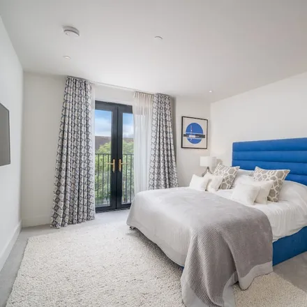 Rent this 3 bed apartment on London in SW14 8AJ, United Kingdom