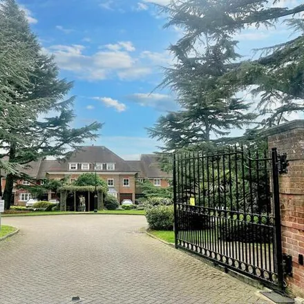 Image 3 - The Lawns, Shenley, WD7 9EZ, United Kingdom - Duplex for sale