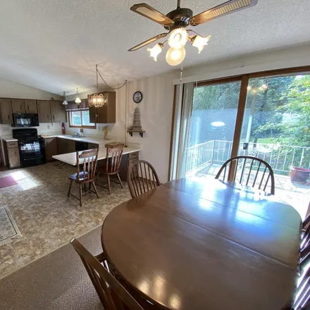 Image 7 - 331 East Pine Lane, Shannon, Carroll County, IL 61078, USA - House for sale