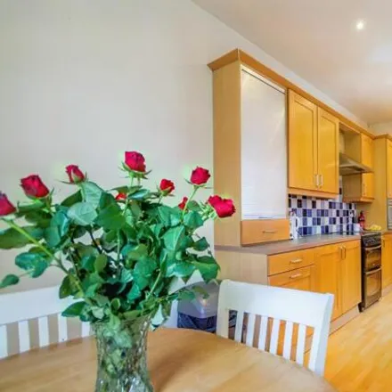Rent this 4 bed townhouse on Thurlow Road in Leicester, LE2 1YE