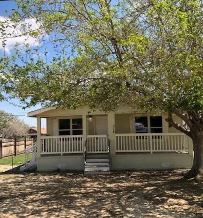 Buy this 3 bed house on 314 Lierly Avenue in Taft, Kern County