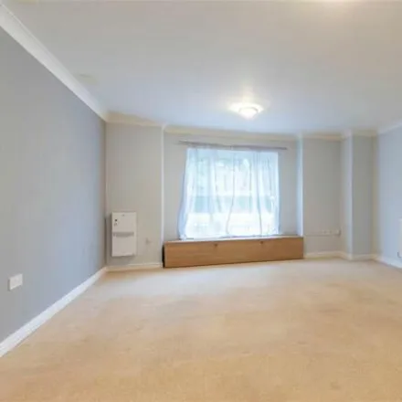 Image 4 - Annecy Court, Dowty Road, Cheltenham, GL51 7NZ, United Kingdom - Apartment for sale