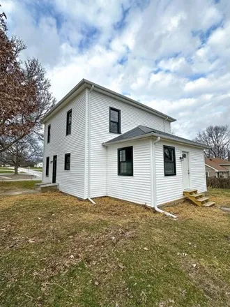 Buy this 3 bed house on 291 West Higbee Street in Pittsfield, IL 62363