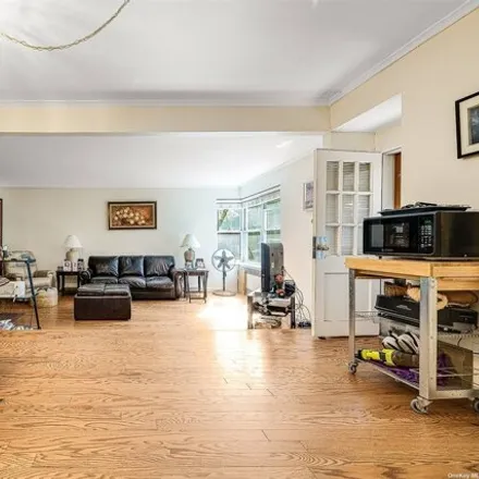 Image 3 - Grover Cleveland, 67-38 108th Street, New York, NY 11375, USA - Apartment for sale