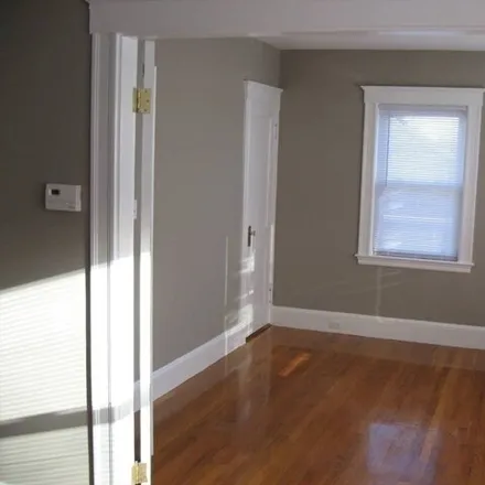 Image 7 - 7;9 Town Hill Street, South Quincy, Quincy, MA 02269, USA - Apartment for rent