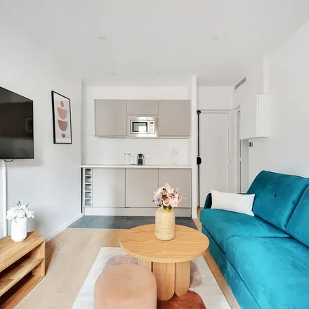 Image 7 - 28 Rue Ramey, 75018 Paris, France - Apartment for rent