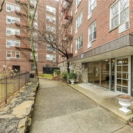 Buy this studio apartment on 101 Highland Avenue in Ludlow, City of Yonkers