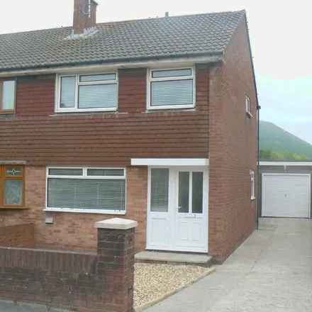 Rent this 3 bed apartment on Westlands in Baglan, SA12 7BW