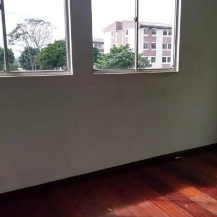 Buy this 3 bed apartment on Rua Arcindo Sardo in Coliseu, Londrina - PR